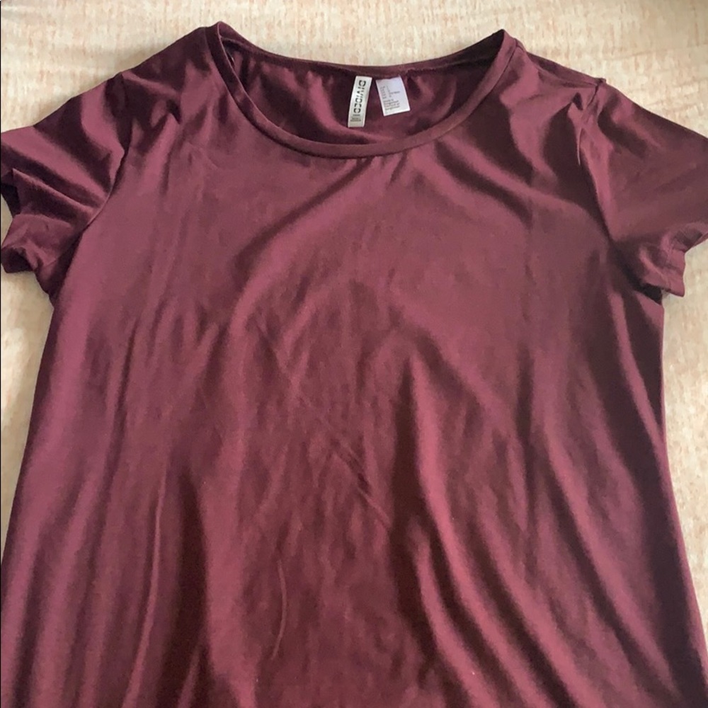 Maroon t-shirt